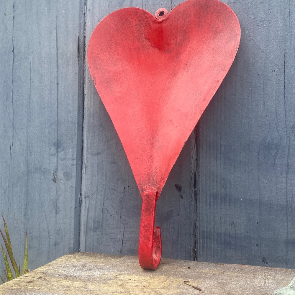 Decorative Metal Red Heart Wall Art Valentines đź’Ś - Picture 4 of 5